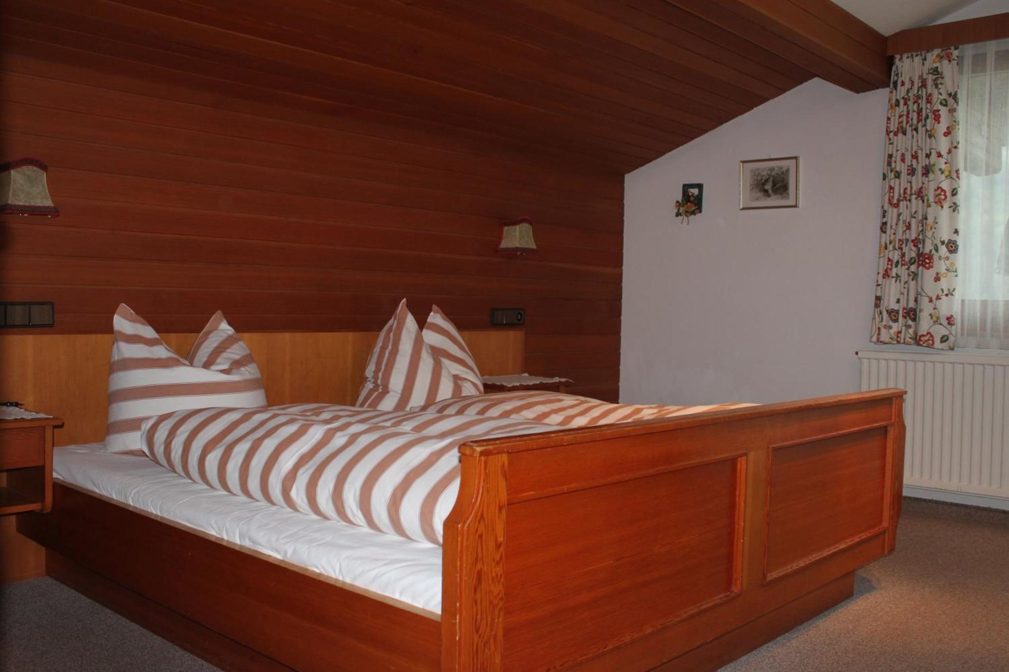 Haus Geiger Bed & Breakfast Scharnitz Exterior foto