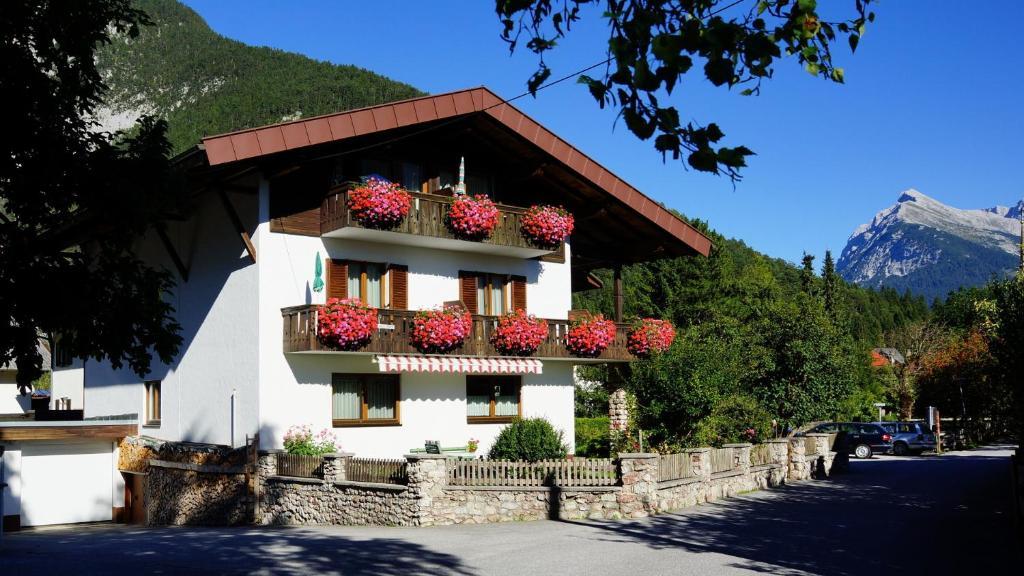 Haus Geiger Bed & Breakfast Scharnitz Exterior foto